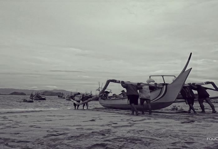 Melepas Sauh, Merekam Rindu di Tanjung Papuma