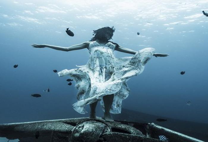 Kehidupan “Mermaid” Cantik di Dasar Laut
