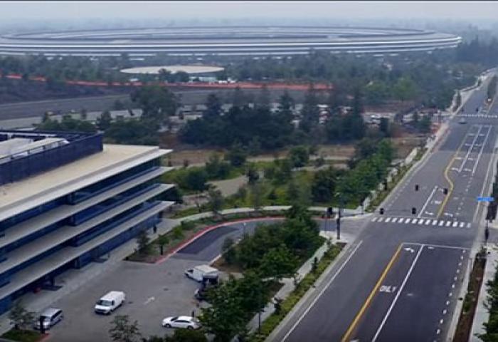 Struktur Canggih Ruang Angkasa Apple Park