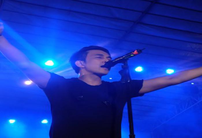 Anji dan Lyla Konser di Sevendream City Art Center
