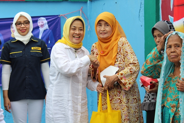 Kartini AMPI Gelar Bakti Sosial