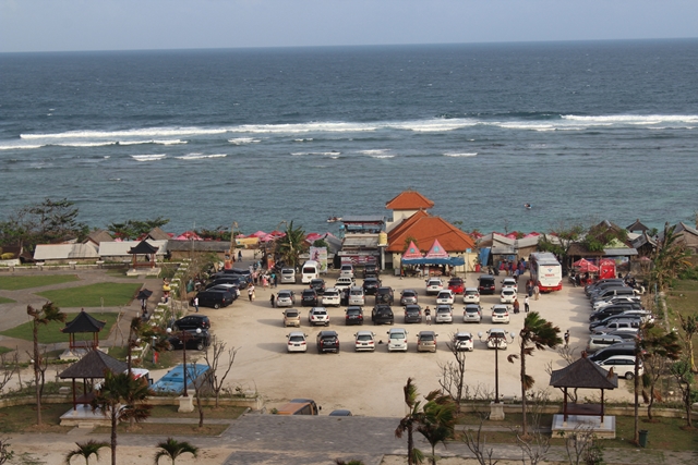 Pantai Pandawa di Libur Lebaran