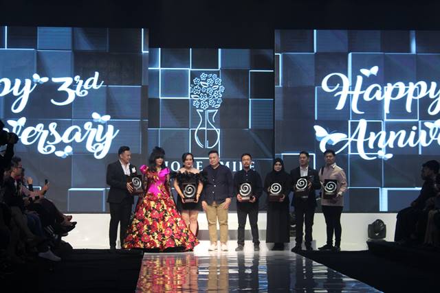 Fashion Show Home Smile Florist 
