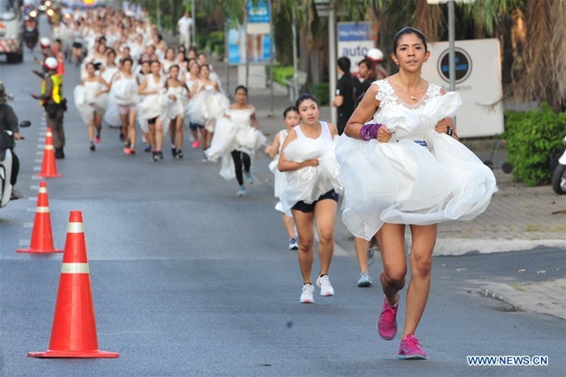 Kontes Lari Calon Pengantin di Bangkok