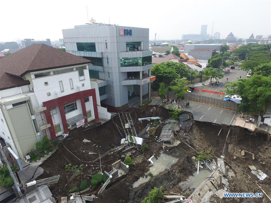 Jalan Gubeng di Surabaya Ambles