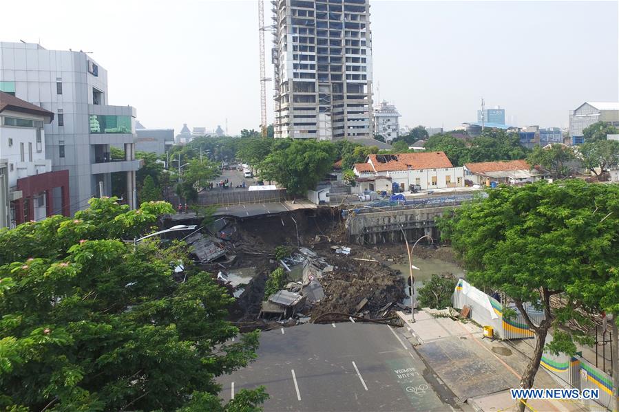 Jalan Gubeng di Surabaya Ambles