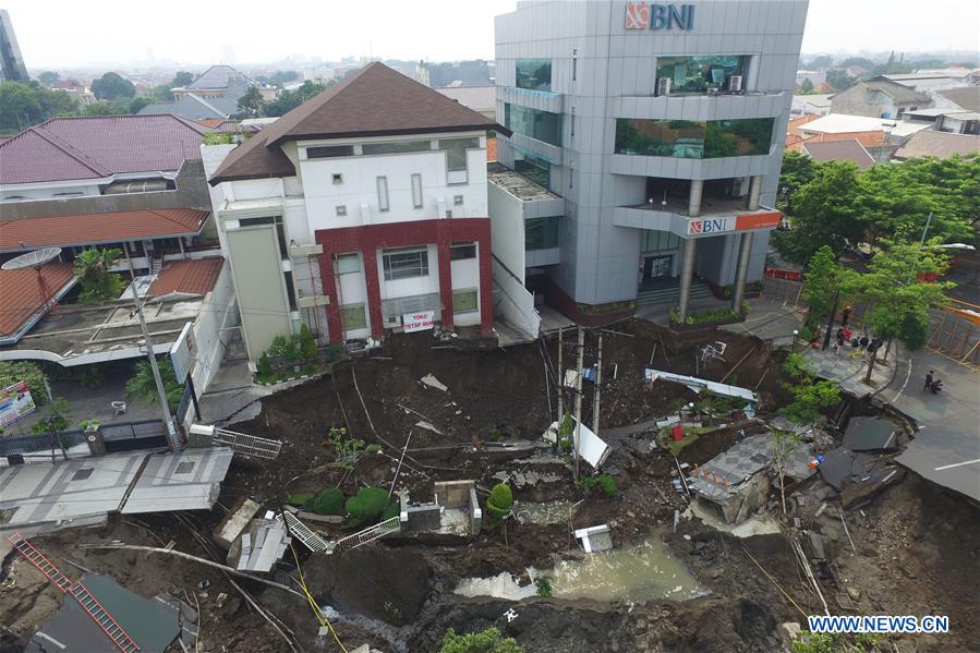 Jalan Gubeng di Surabaya Ambles