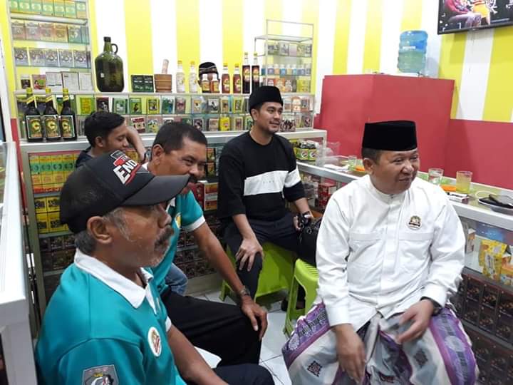 Hendy Siswanto Menyapa dan Bersosialisasi dengan Warga
