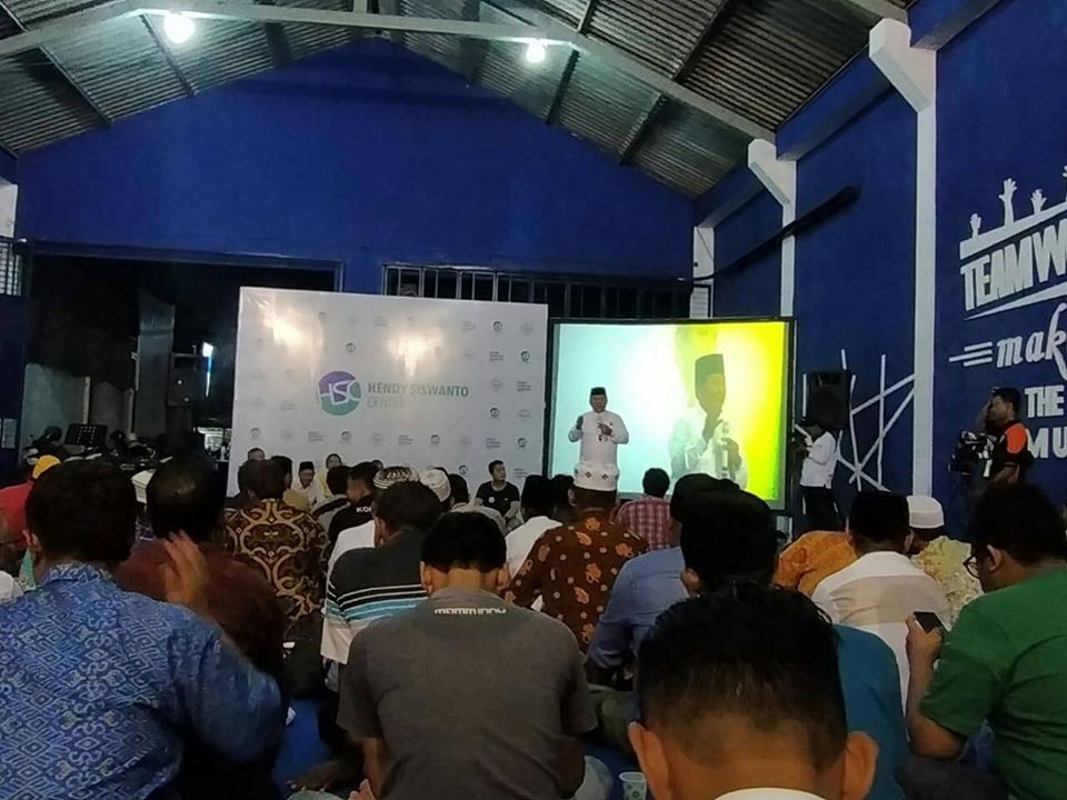Pertemuan Masyarakat dan Relawan Bakal Calon Bupati Hendy Siswanto