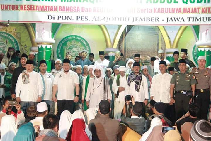 Manaqib dan Dzikir Akbar Bersama Pondok Pesantren Al Qodiri Jember