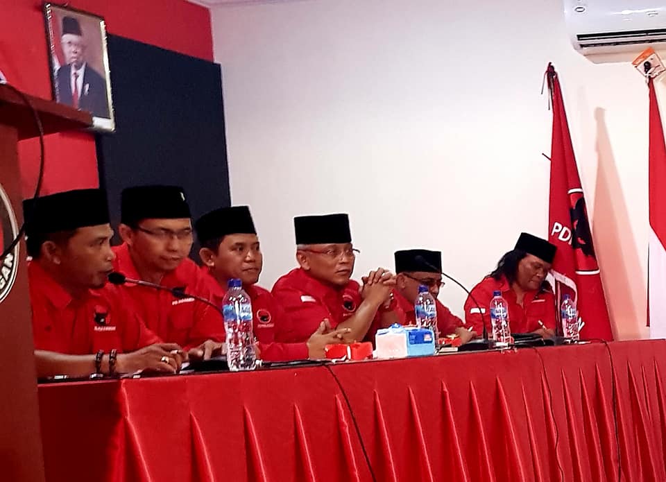  Hendy Siswanto Dalam Penyampaian Komitmen Perjuangan Rakyat ke Dewan Pimpinan Cabang PDIP Jember