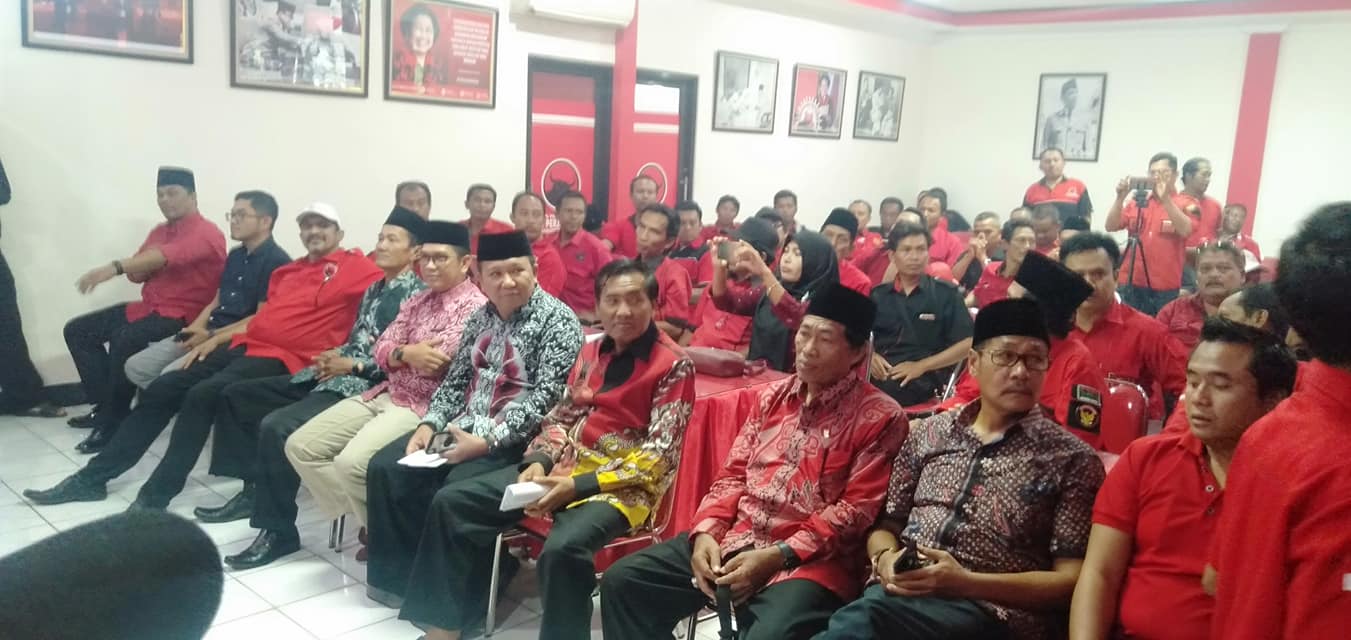  Hendy Siswanto Dalam Penyampaian Komitmen Perjuangan Rakyat ke Dewan Pimpinan Cabang PDIP Jember