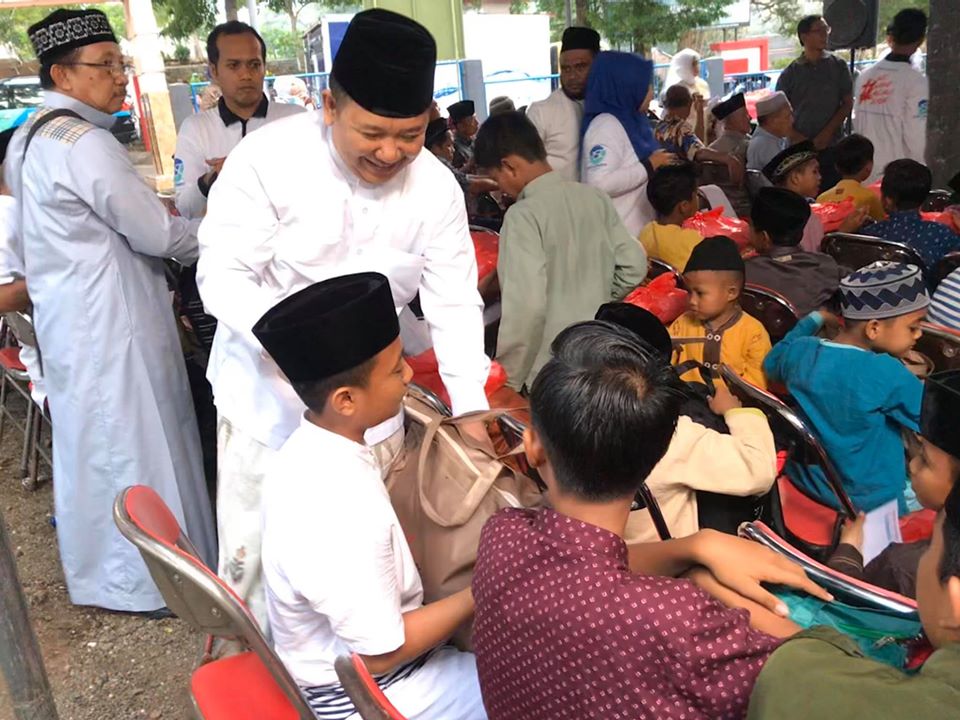 H Hendy Siswanto Berbagi dengan Para Pembuka Pintu Surga