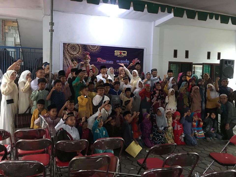 H Hendy Siswanto Berbagi dengan Para Pembuka Pintu Surga