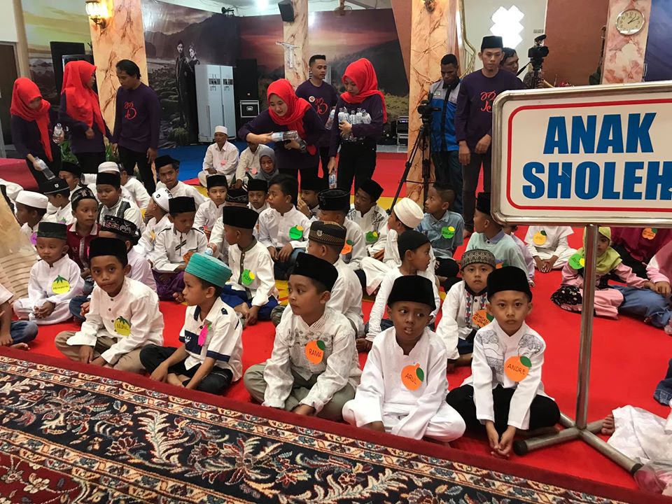 Hendy Siswanto Berbagi Kegembiraan dengan Anak Yatim Piatu di Jember