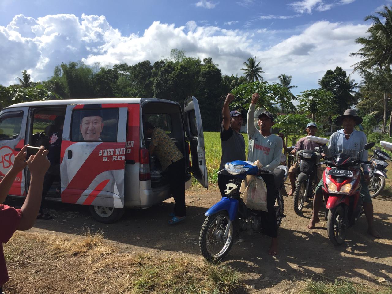  Tim Hendy Siswanto Center Bakti Sosial di Desa Tanjung Rejo, Jember 