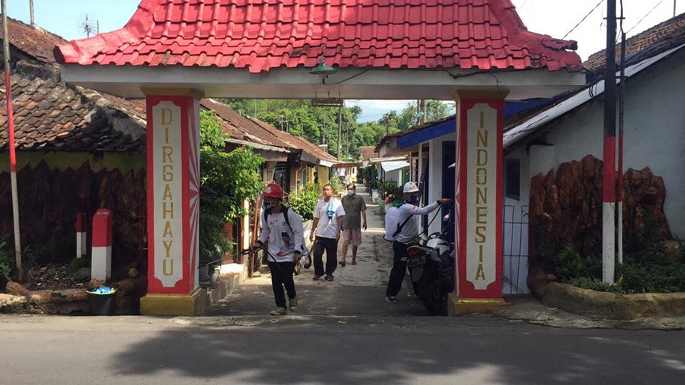 Tak Kenal Lelah, Tim HSC Terus Lakukan Penyemprotan Disinfektan di Jember