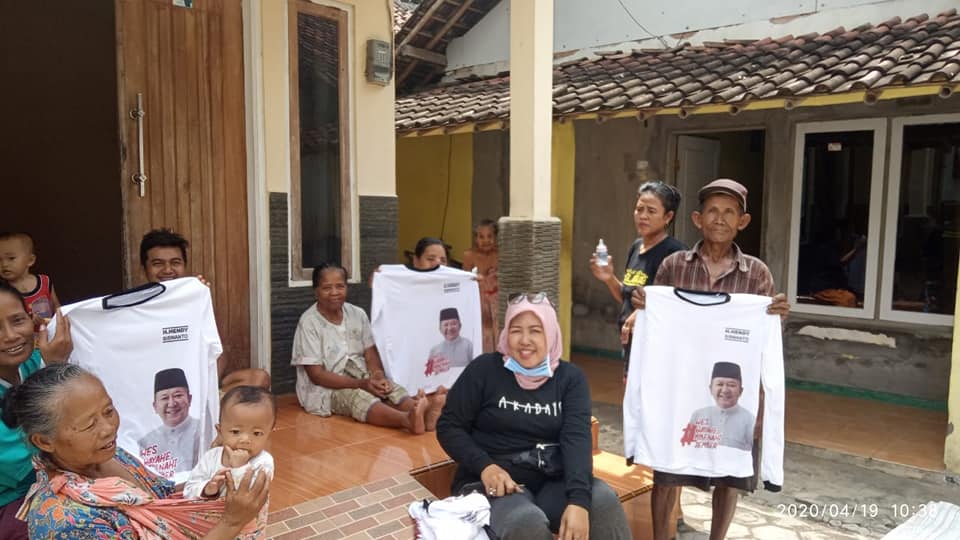 H Hendy Siswanto Berbagi dengan Warga Desa Keting di Jember