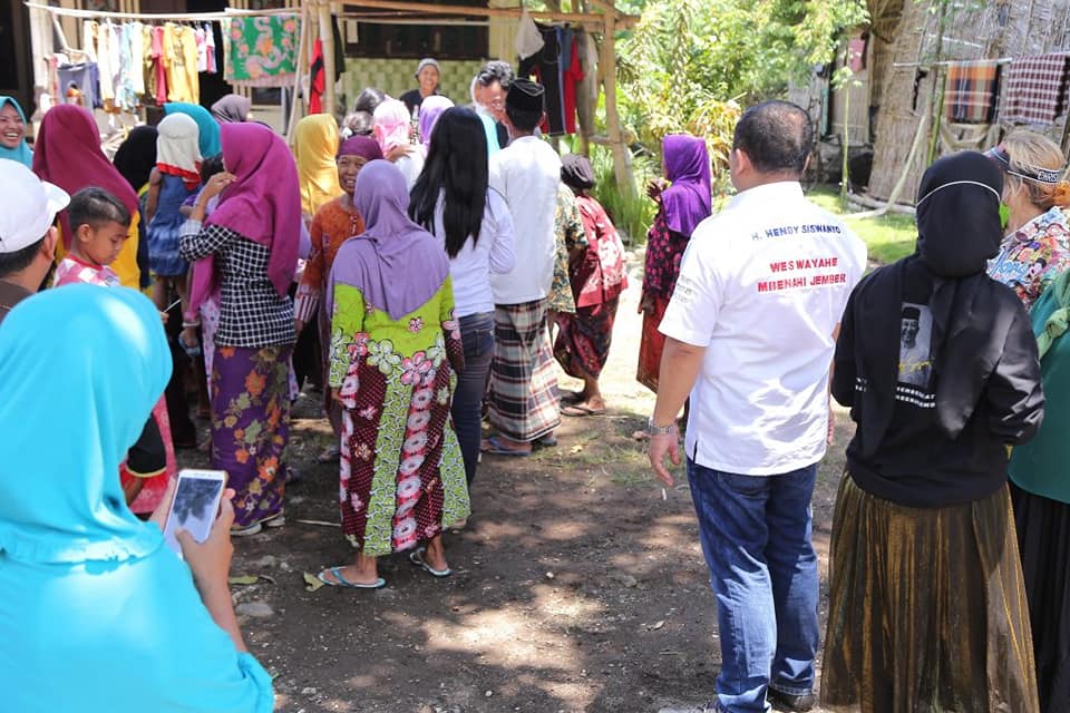 H Hendy Siswanto Bedah Rumah Nenek Raminah