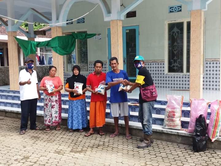 Bagikan Paket Beras, 22 Masjid dan Mushala di Mayang dan Mumbulsari Dikunjungi Tim HSC