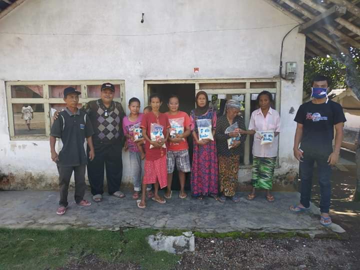Tim Hendy Siswanto Center Lakukan Kegiatan Sosial di Sukowono 