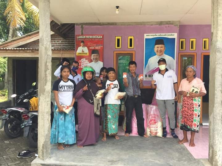Tim Hendy Siswanto Center Lakukan Kegiatan Sosial di Sukowono 