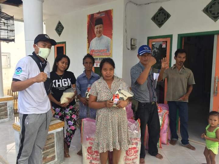 Tim Hendy Siswanto Center Lakukan Kegiatan Sosial di Sukowono 