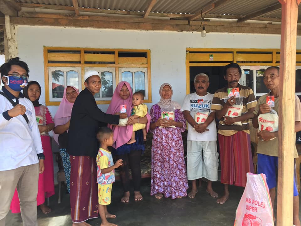 Tim HSC Lakukan Pembagian Paket Sembako di Tempurejo