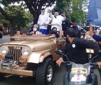 Paslon Bupati-Wakil Bupati H Hendy Siswanto-Gus Firjaun Daftar ke KPUD Jember