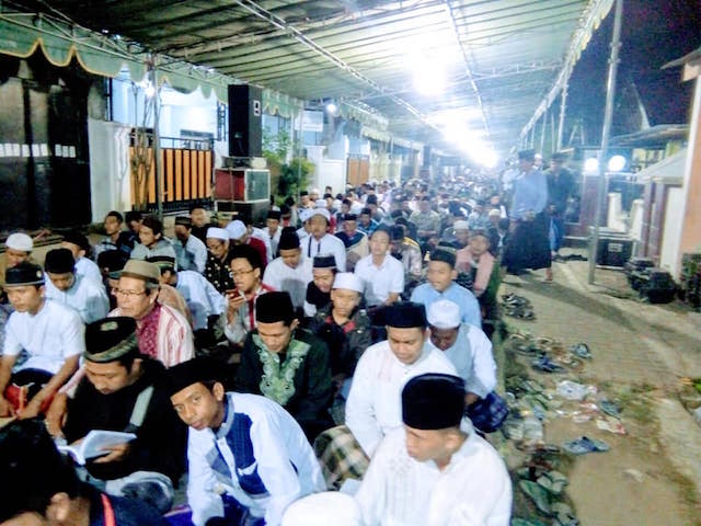 Sholawat Dipimpin Gus Baiqun Semangati Masyarakat Berjuang untuk Jember