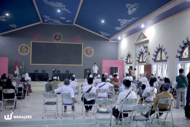 Pembekalan Aswaja dan Penyerahan Mandat Aspirasi Kyai se-Jember kepada Haji Hendy dan Gus Firjaun