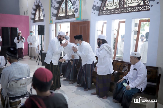 Pembekalan Aswaja dan Penyerahan Mandat Aspirasi Kyai se-Jember kepada Haji Hendy dan Gus Firjaun