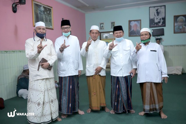 Pembekalan Aswaja dan Penyerahan Mandat Aspirasi Kyai se-Jember kepada Haji Hendy dan Gus Firjaun