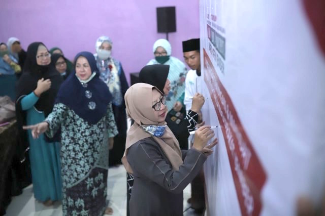 Pembekalan Aswaja dan Penyerahan Mandat Aspirasi Kyai se-Jember kepada Haji Hendy dan Gus Firjaun