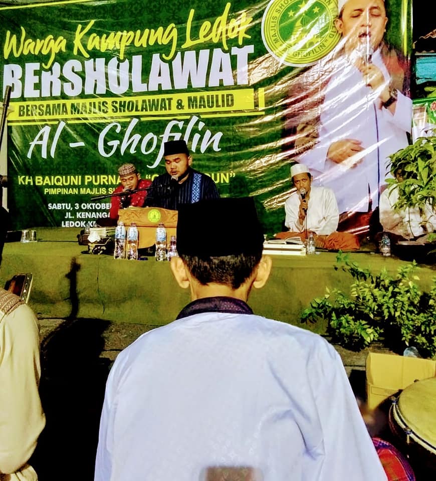 Warga Kampung Ledok Bersholawat Bersama Majlis Sholawat & Maulid Al Ghofilin