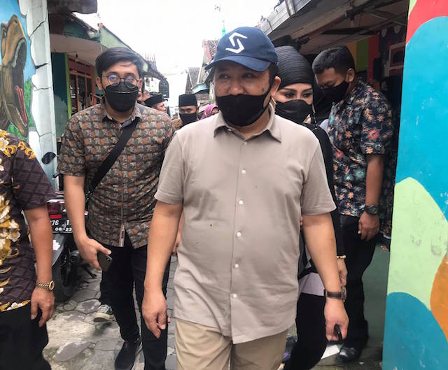 Bupati Jember Terpilih H Hendy Turun ke Warga Beri Bantuan