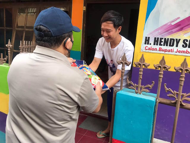 Bupati Jember Terpilih H Hendy Turun ke Warga Beri Bantuan