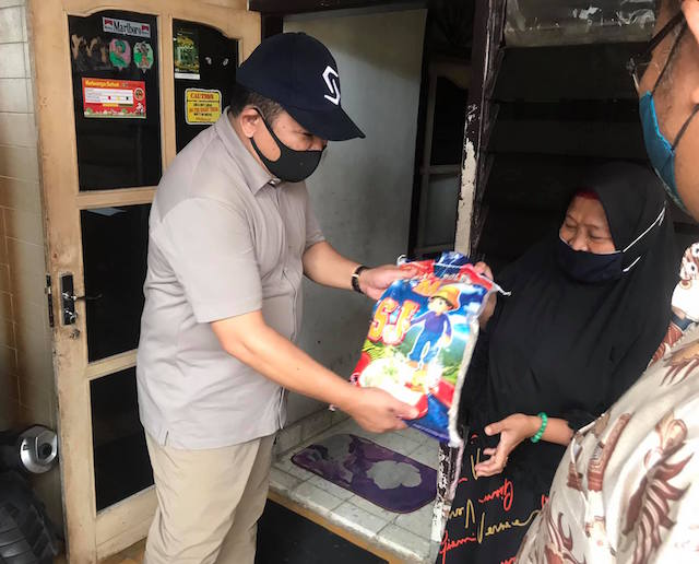 Bupati Jember Terpilih H Hendy Turun ke Warga Beri Bantuan