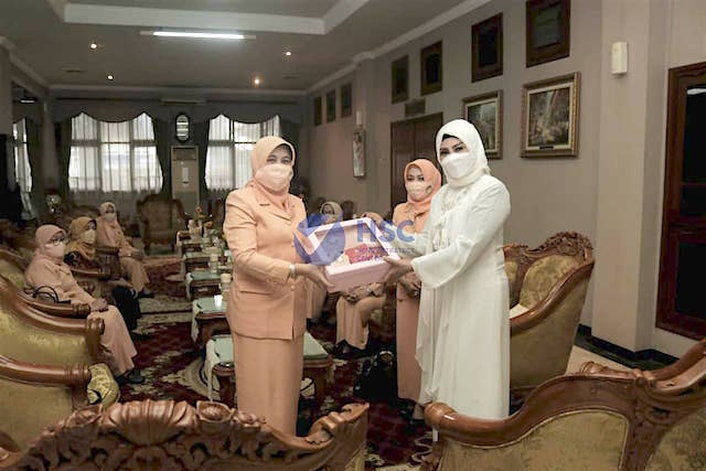 Ketua TP PKK Jember Terima Kedatangan Bersilaturahim Dharma Wanita Persatuan