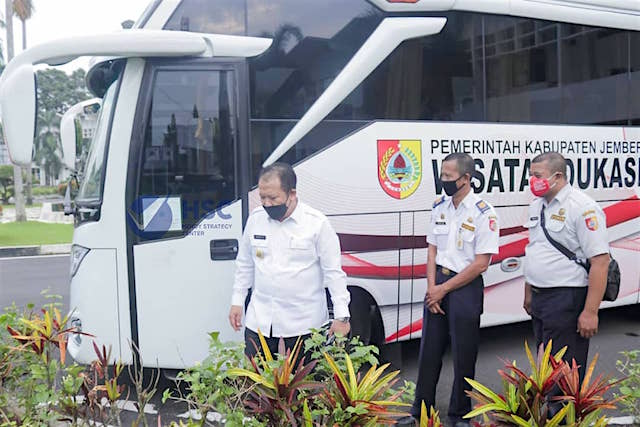 Tak Maksimal, Bupati Hendy Siswanto Alihfungsikan Bus Edukasi Jadi Mobil Wisata Warga Jember