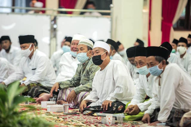 Wabup Jember MB Firjaun Barlaman Hadiri Penutupan Pengajian Kitab Hikam di Pendopo Wahyawibawagraha