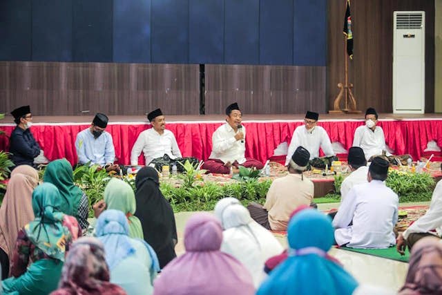 Wabup Jember MB Firjaun Barlaman Hadiri Penutupan Pengajian Kitab Hikam di Pendopo Wahyawibawagraha