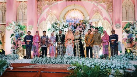 Ketua TP PKK Jember Hj Kasih Fajarini Hadiri Resepsi Pernikahan Putri Kakanwil ATR/BPN Jawa Timur
