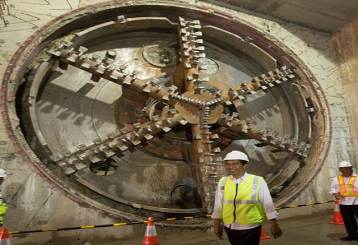 Presiden Jokowi Tinjau Proyek MRT