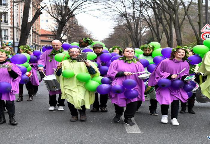 Keseruan Paris Carnival 2017