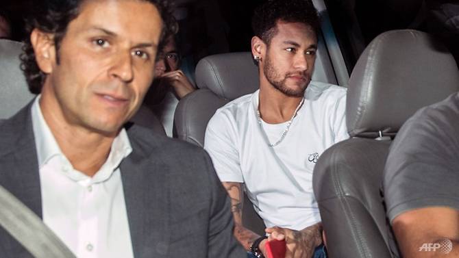 Neymar Tiba di Rumah Sakit Siap Untuk Operasi Kaki