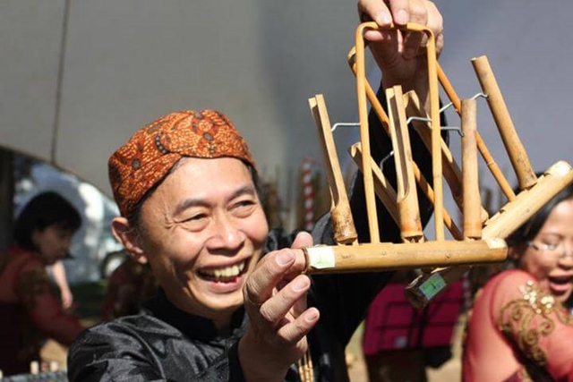 Cerita Eksis Adelindo Angklung di Negeri Kanguru