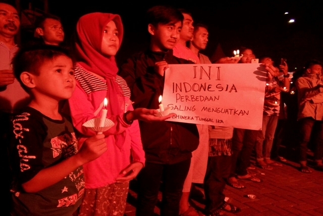 Sejumlah Komunitas Gelar Malam Keprihatinan Korban Teror di Surabaya