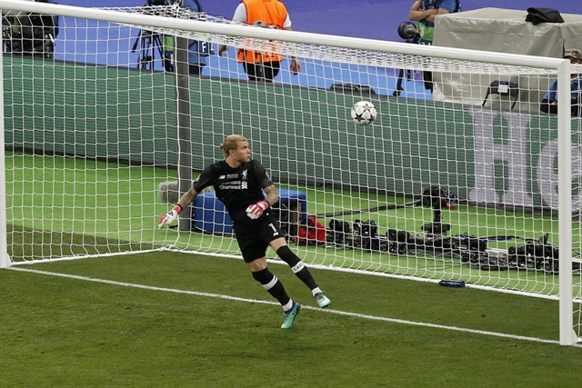 Kiper Liverpool Loris Karius Diancam Mau Dibunuh