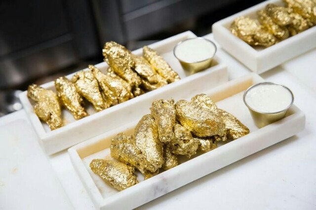 Ada Sayap Ayam Goreng Berlapis Emas Bisa Dimakan!